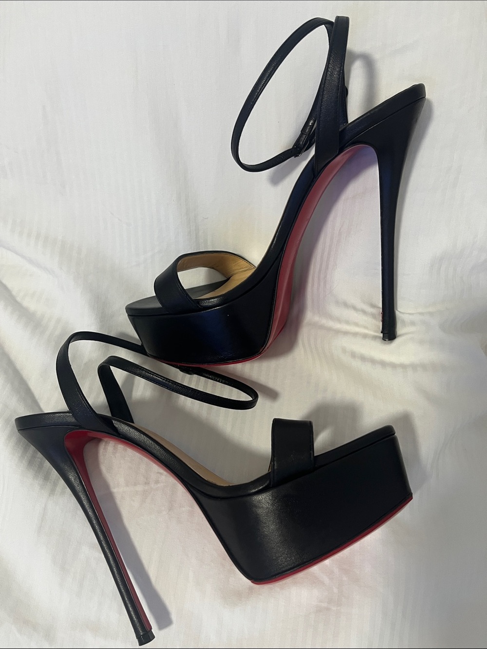 CHRISTIAN LOUBOUTIN LOUBI QUEEN ALTA BLACK LEATHER PLATFORM STILETTOS SZ 39